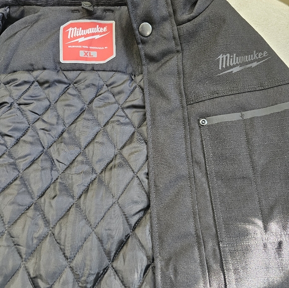 New Milwaukee branded, heated jacket - Picture 4 of 9